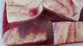 Halibut ve voňavé citrusovo-vinné marinádě