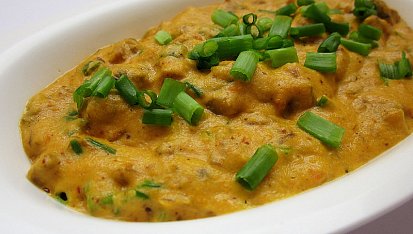 Houbová masala s jarní cibulkou