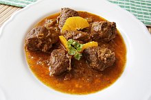 Na talíři ozdobíme kouskem čerstvého pomeranče