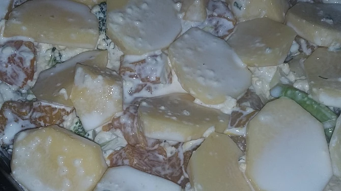 Kuřecí maso zapečené s nivou a smetanou