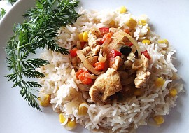 Kuřecí prsa s červenou paprikou a dýňovými semínky, s basmati-kukuřičnou rýží