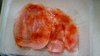 Kuřecí steak  a salát s polničkem