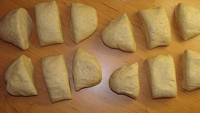 Kváskové housky, rohlíky, pečivo