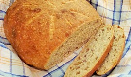 Kváskový chléb se syrovátkou, semínky a ovesnými vločkami