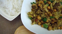 Květáková korma s cizrnou