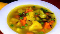 Květáková polévka s batáty