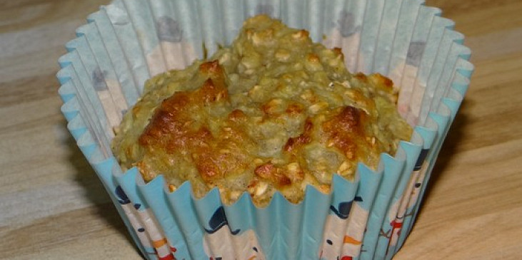 Light muffiny s ovesnými vločkami, jablkem, medem a bez tuku
