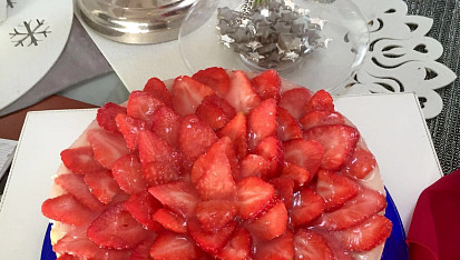 Nejen valentynsky vysoky cheesecake s jahodami