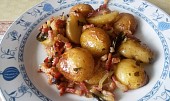 Pečené brambory na cibuli a slanině