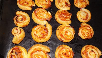 Rychlé pizza šneky z listového těsta