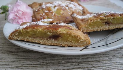 Šátečky s pudinkovou Amaretto náplní (mřížky)