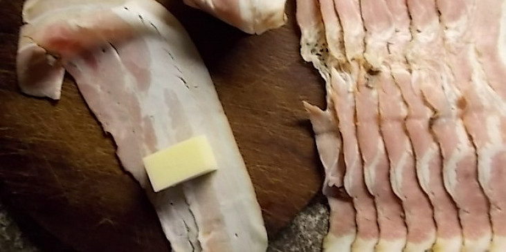 Sýrové kostičky ve slanině