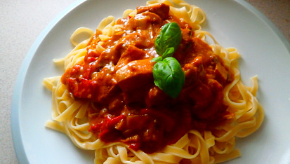 Tagliatelle a kuřecí nudličky