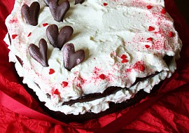 Valentýnský red velvet cake