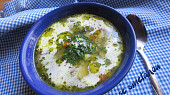Zeleninová polévka s kari a zázvorem