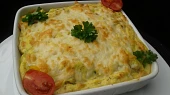 Brambory zapečené s ricottou, sušenými rajčaty a ořechy