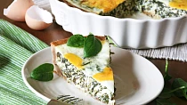 Celozrnný quiche se špenátem a vejci