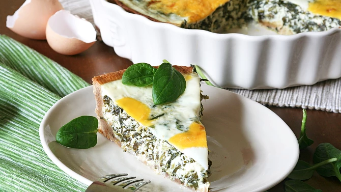 Celozrnný quiche se špenátem a vejci
