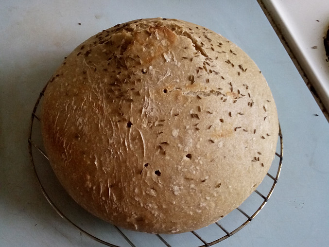 "Chléb bez hnětení" od líné kuchařky, právě dopečeno :-D