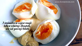 Crostini se 7-minutovým vejcem a ančovičkami