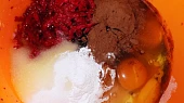 Kakaové muffiny s červenou řepou