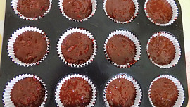 Kakaové muffiny s červenou řepou
