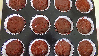 Kakaové muffiny s červenou řepou