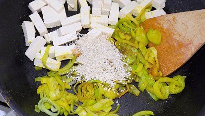 Pohanka na kari s tofu a pórkem