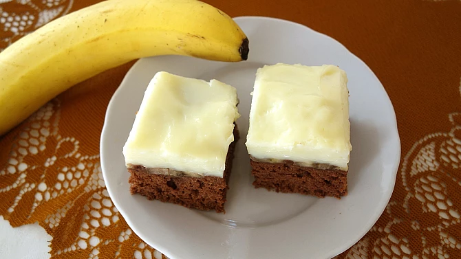 Pudinkové řezy s banánem bez lepku, mléka a vajec