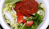 Salát s rajčatovou zálivkou