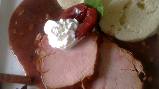 Uzené maso s trnkovou omáčkou