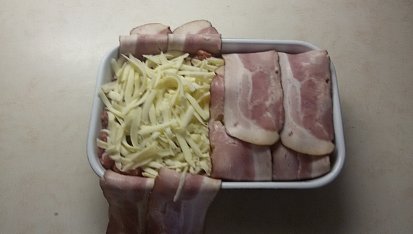 Zapečené mleté maso se slaninou a sýrem