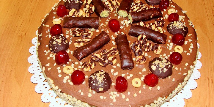 Zdravější ořechový dort s mascarpone, čokoládou a banány