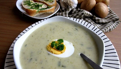 Bramborovo - česneková krémová polévka