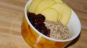 Chia pudink s banánem, S jablkem a sušenými brusinkami