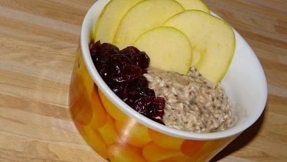 Chia pudink s banánem, S jablkem a sušenými brusinkami