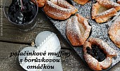 Palačinkové muffiny s borůvkovou omáčkou