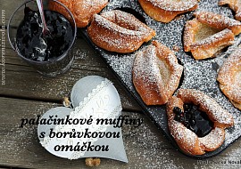 Palačinkové muffiny s borůvkovou omáčkou