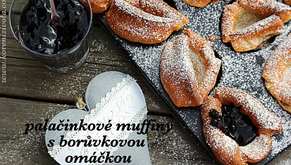 Palačinkové muffiny s borůvkovou omáčkou
