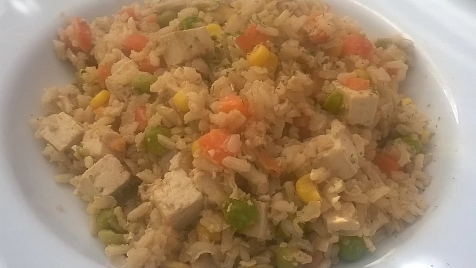 Smažená rýže bez tuku (vegan)