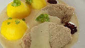 Vařené vepřové maso s celerovou omáčkou
