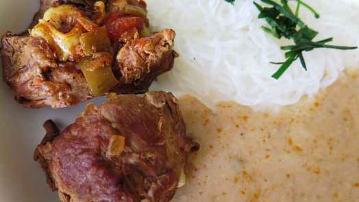 Vepřová pikantní miniroládka se sýrem