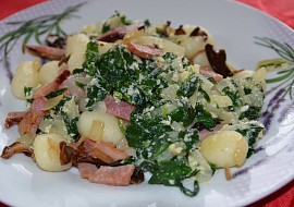 Gnocchi se špenátem z medvědího česneku