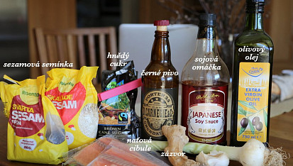 Losos glazovaný v černém pivě se zázvorem, základní surovinou je mimo jiné černé pivo; použila jse anglický Porter, který je hodně karamelový. V Čechách se též vyrábí a prodává.