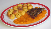 Polentové krokety s krkovicí a dýňovo-mrkvovým pyré