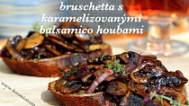 Bruschetta s karamelizovanými balsamico houbami
