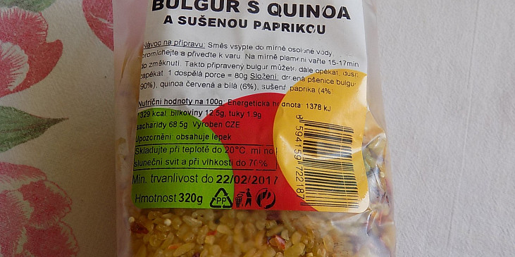 Bulgur s quinoa se sušenými rajčaty a žampiony