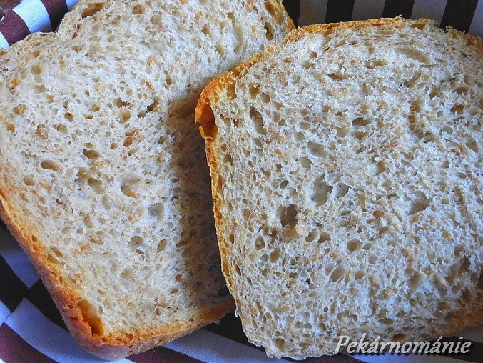 Chléb se žitnou lámankou