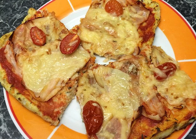 Květáková pizza bez výčitek Květáková pizza bez výčitek