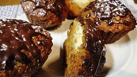 Mrkvové muffiny s mozzarellovým středem